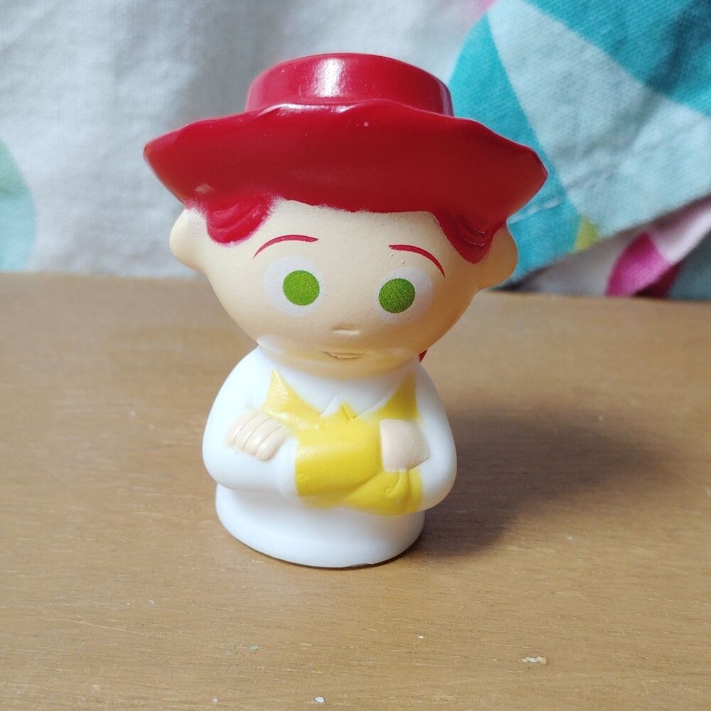 DISNEY PIXAR TOY STORY JESSIE 2” FINGER PUPPET (DIS1002)